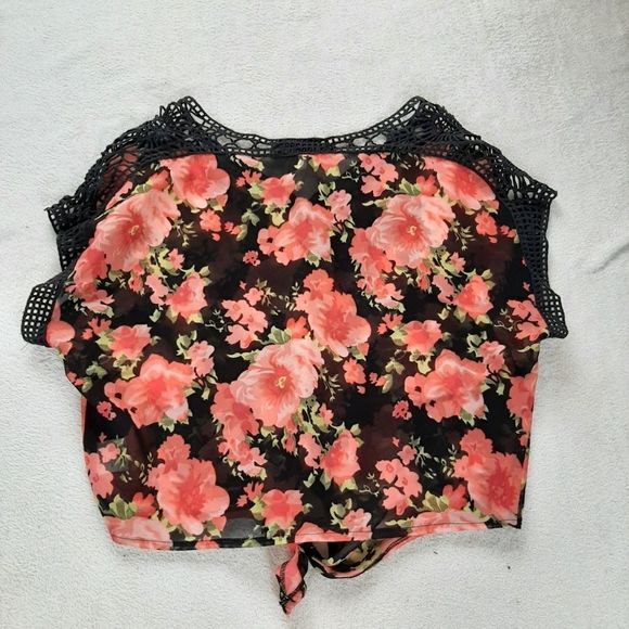 Live 4 Truth Floral Crop Top Size M - Picture 3 of 8